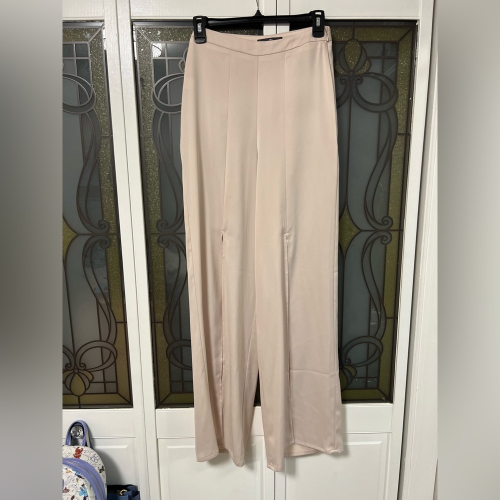 Dress pants , with slits , baby pink color